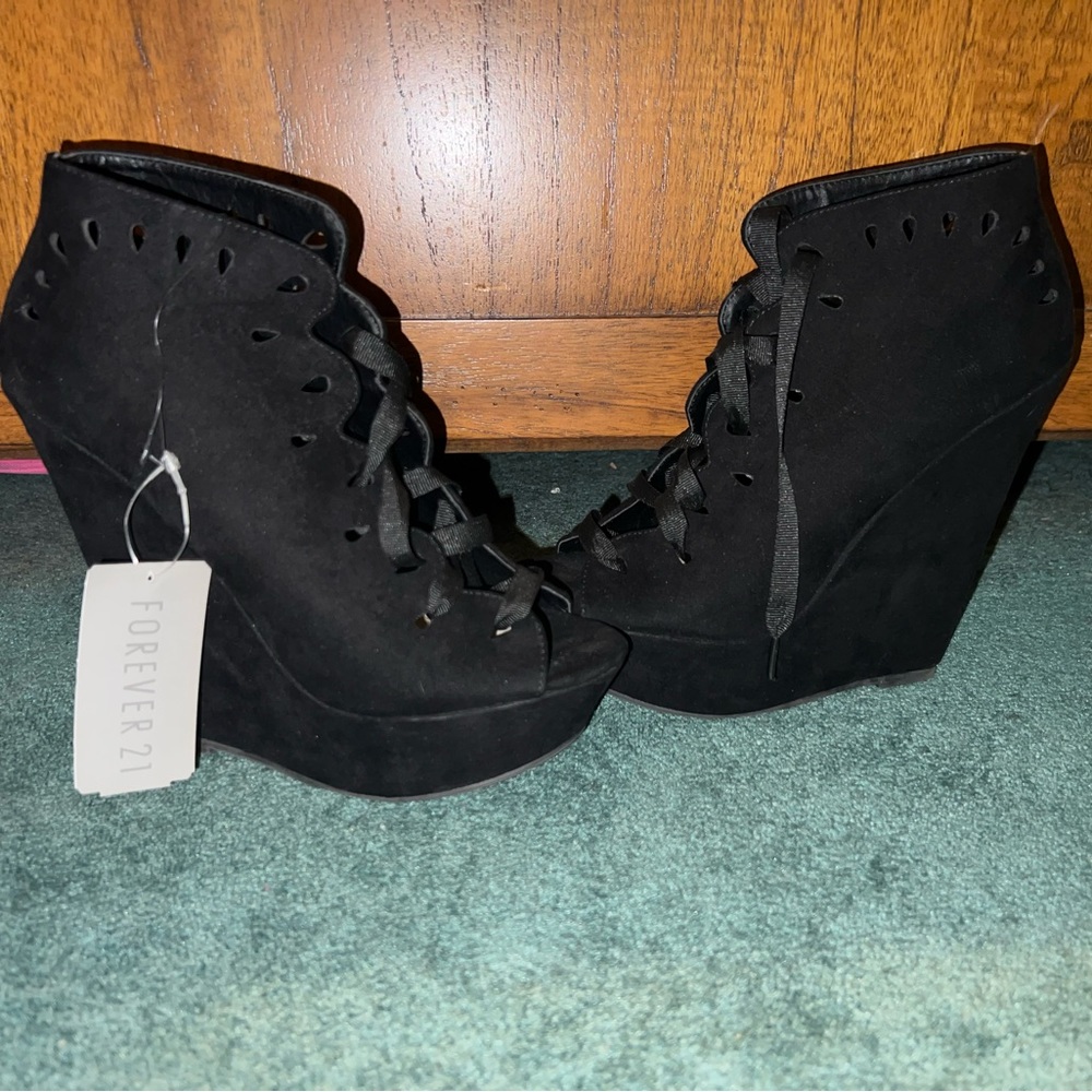 Black Forever 21 Heels/Booties